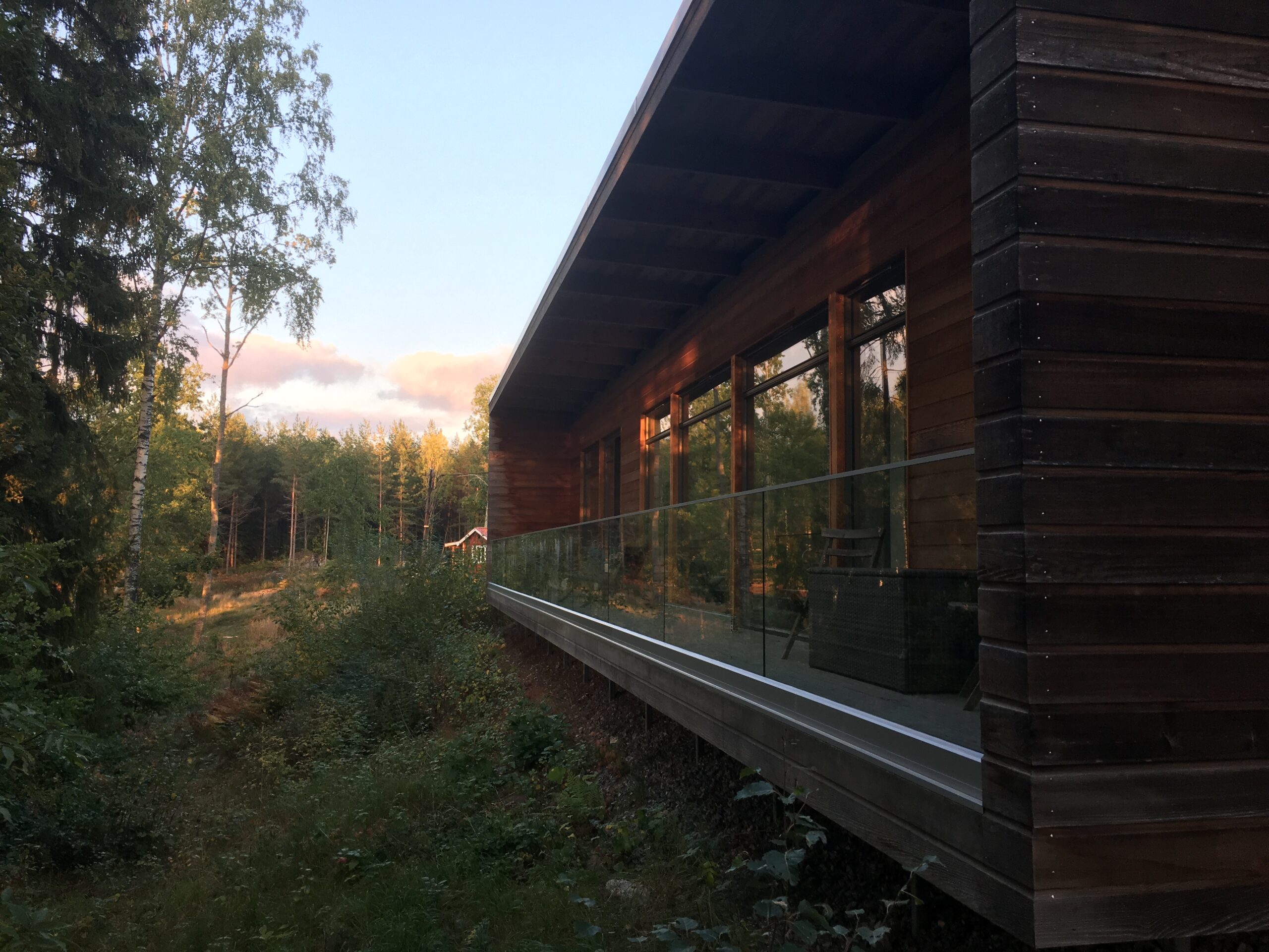 Glasmästare Uddevalla har levererat glasträcket.