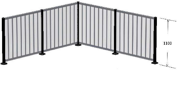 Svart smidesräcke med stolpar, allt i aluminium.